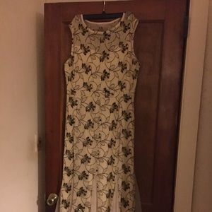 Women’s size XL 16-18 cruise dress gold black Plus